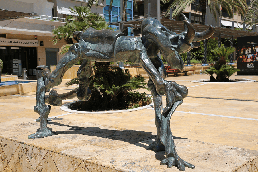 Dalí sculptures on Avenida del Mar, Marbella (view 5)
