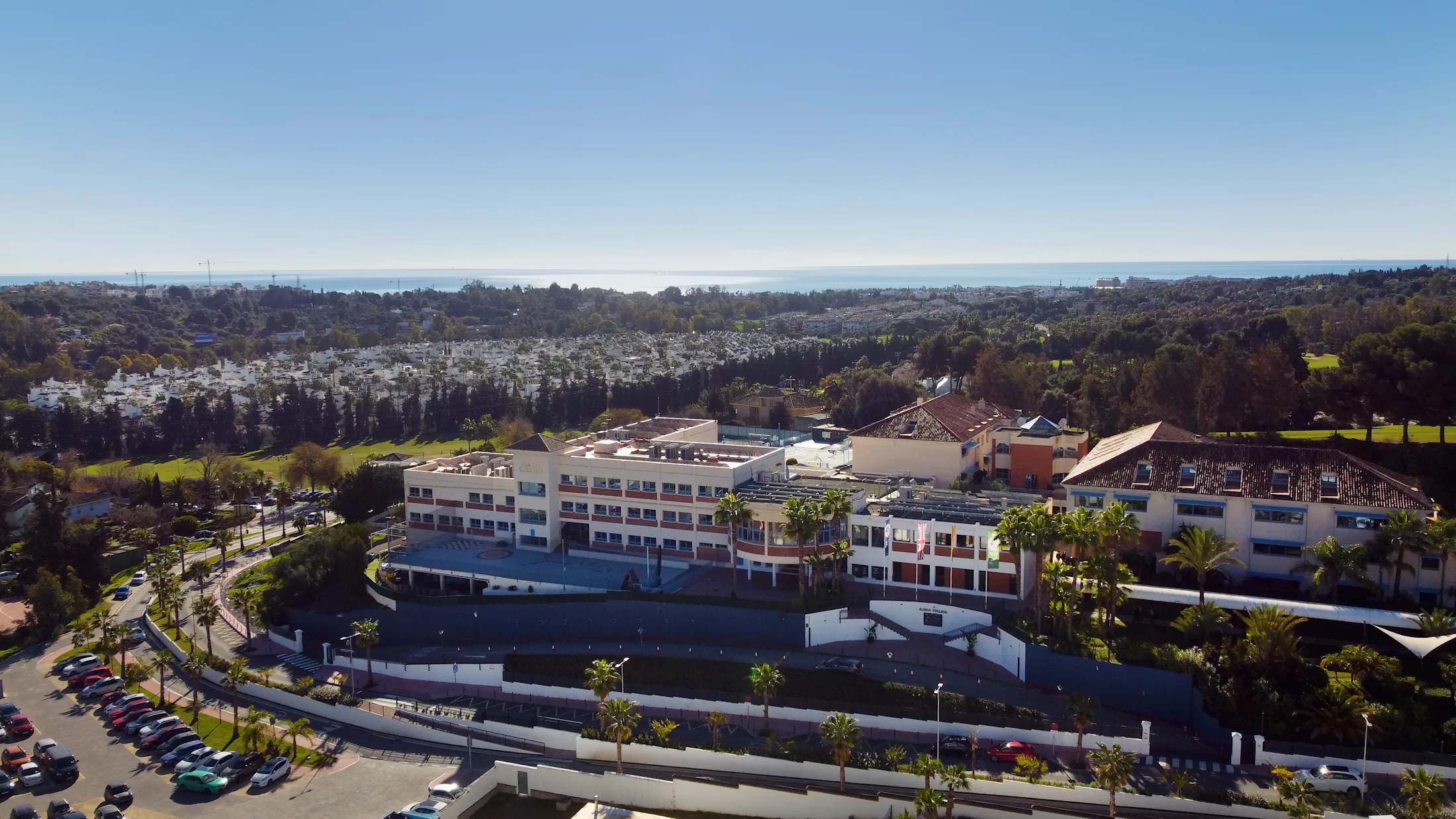 Aloha College in Nueva Andalucía