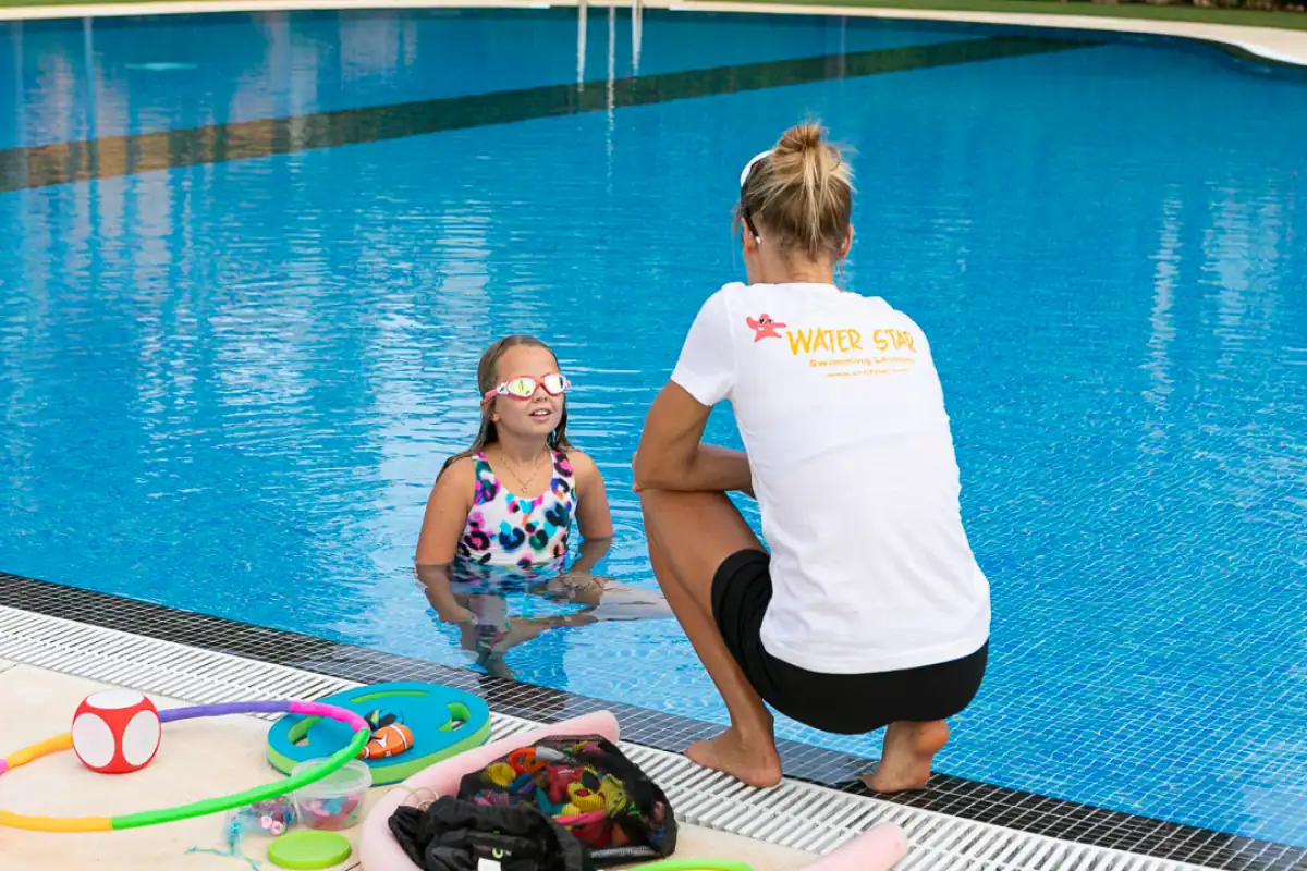 Children learning swimming with WaterStar